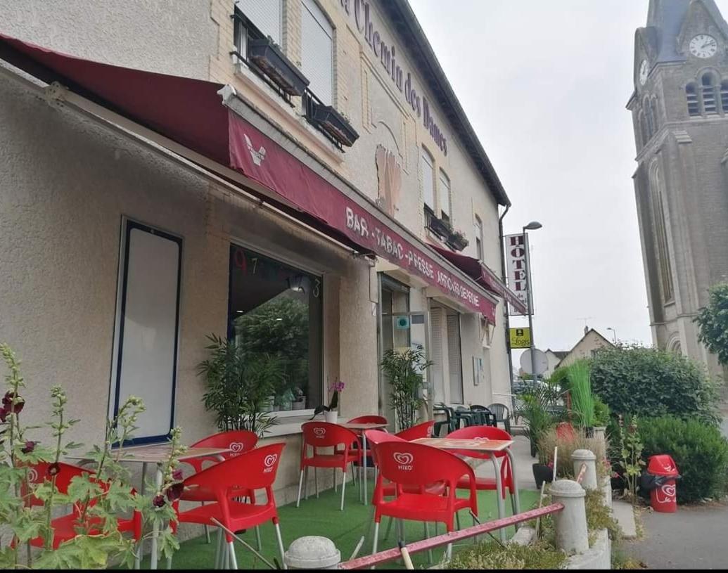 Logis Hotel & Restaurant Du Chemin Des Dames Corbeny Bagian luar foto