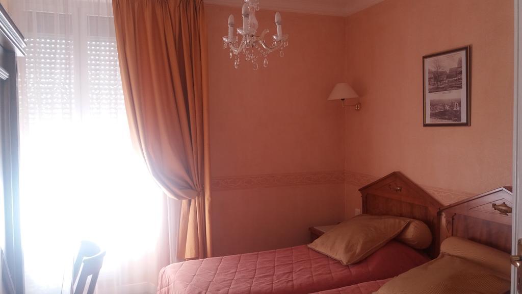 Logis Hotel & Restaurant Du Chemin Des Dames Corbeny Bagian luar foto